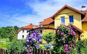 Jaskółka - pokoje i apartament przy plaży